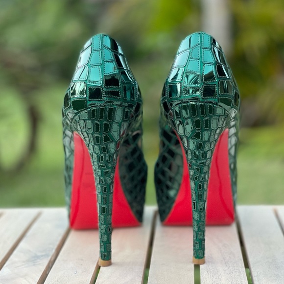 CHRISTIAN LOUBOUTIN peep toe emerald green mirror platform pumps - Picture 8 of 8